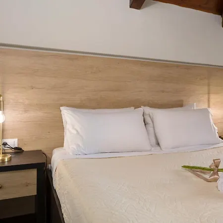 Luxury Froso *