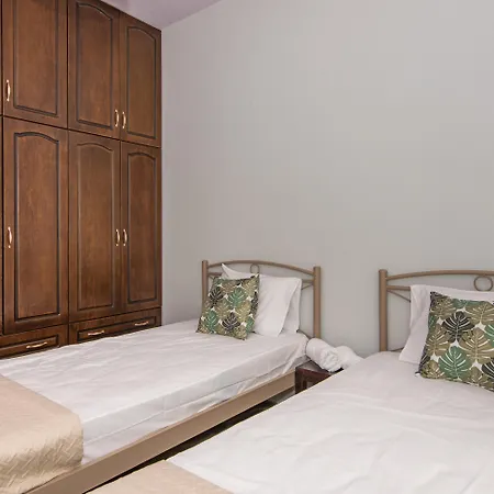 Luxury Froso *